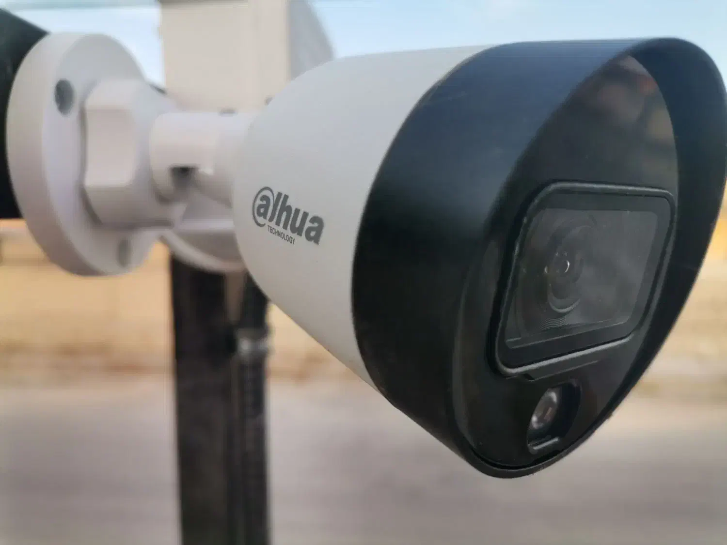 دوربین مداربسته|دوربین مداربسته|گلبهار, شهر جدید گلبهار|دیوار