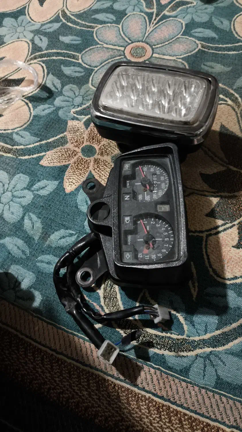 کله چراغ وچراغ|قطعات یدکی و لوازم جانبی|دشتیاری, |دیوار