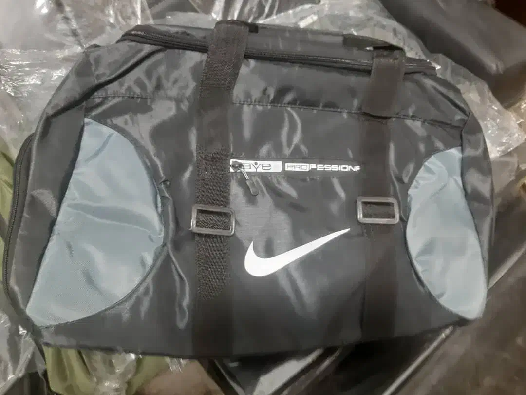 فروش ۱۰۰ عدد ساک وکیف باشگاه و کوله پشتی|کیف، کفش، کمربند|کرج, کوی امامیه|دیوار