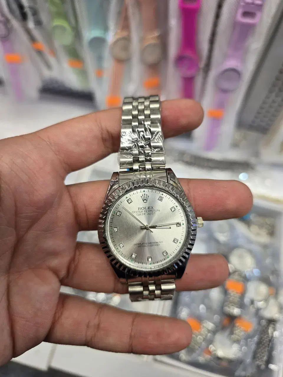 ساعت شیک در تو رنگ نقره ای و طلایی|ساعت|تبریز, |دیوار