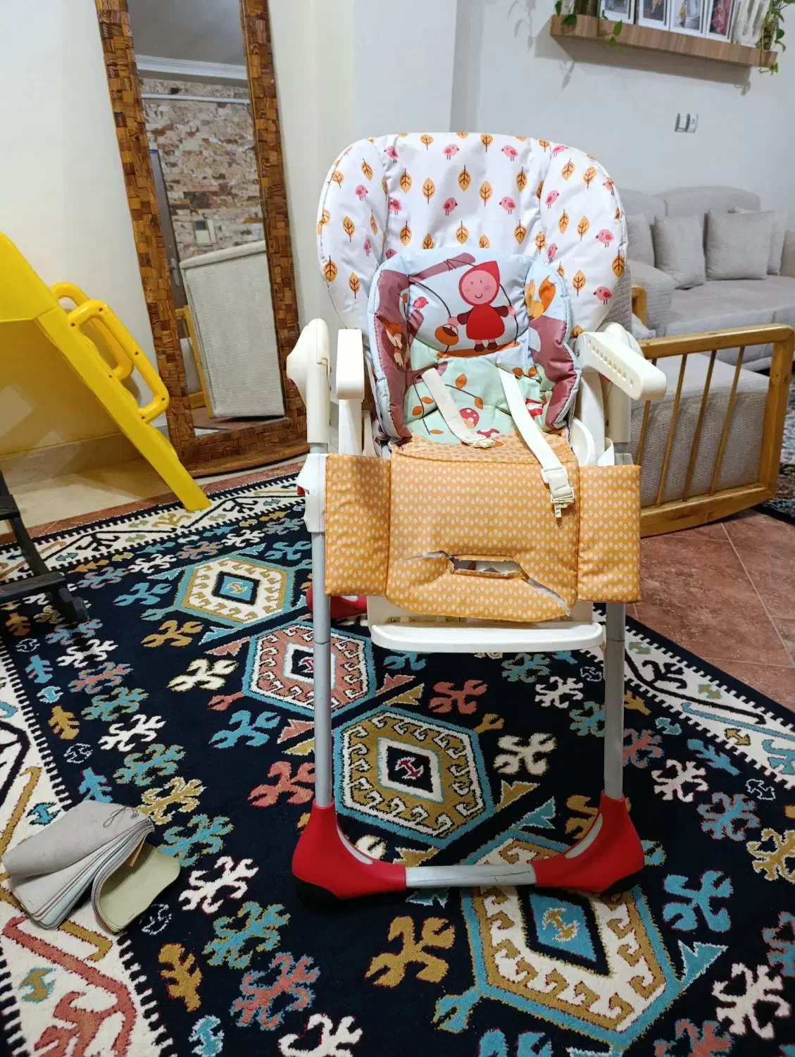 صندلی غذا خوری خارجی|تخت و صندلی بچه|بندر انزلی, معلم|دیوار