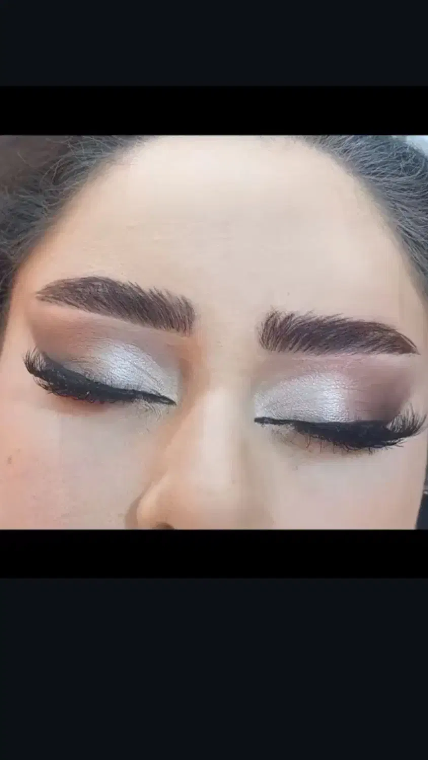 شینیون و میکاپ باهم ۴۹۰ لایت آمبره ۳۰۰ تا یه تومن|خدمات آرایشگری و زیبایی|ابهر, |دیوار