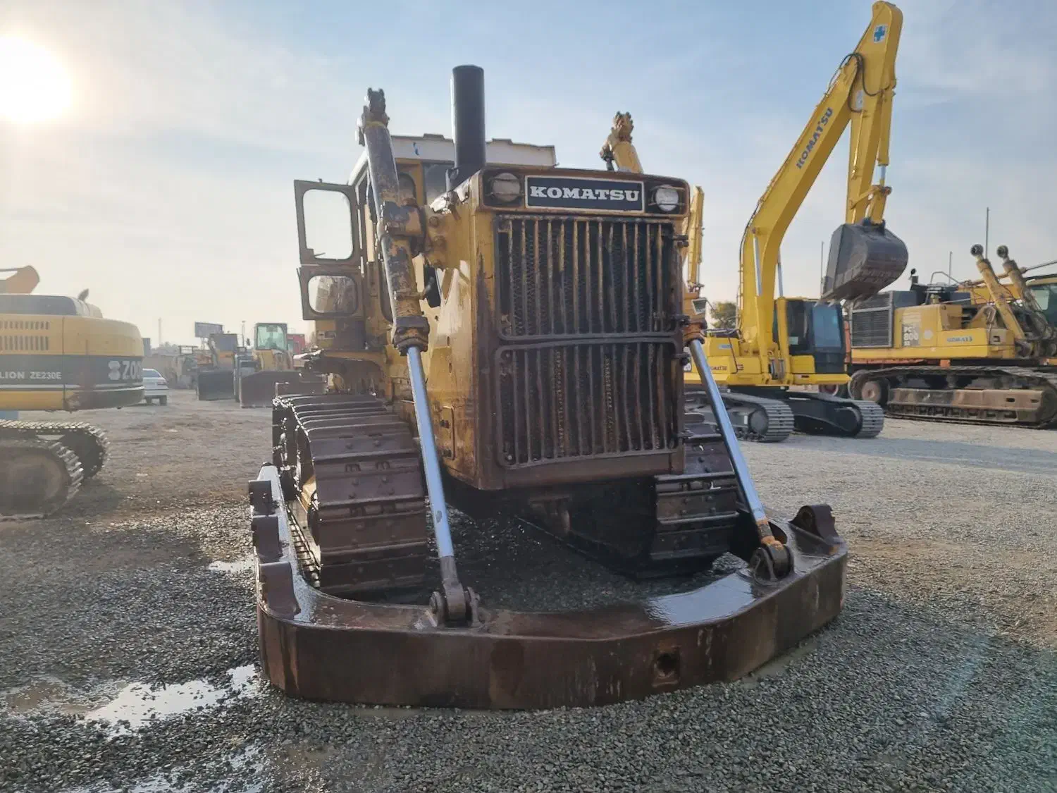 بولدوزر کوماتسو سریال 27 هزار|خودرو سنگین|کرج, حصارک بالا|دیوار