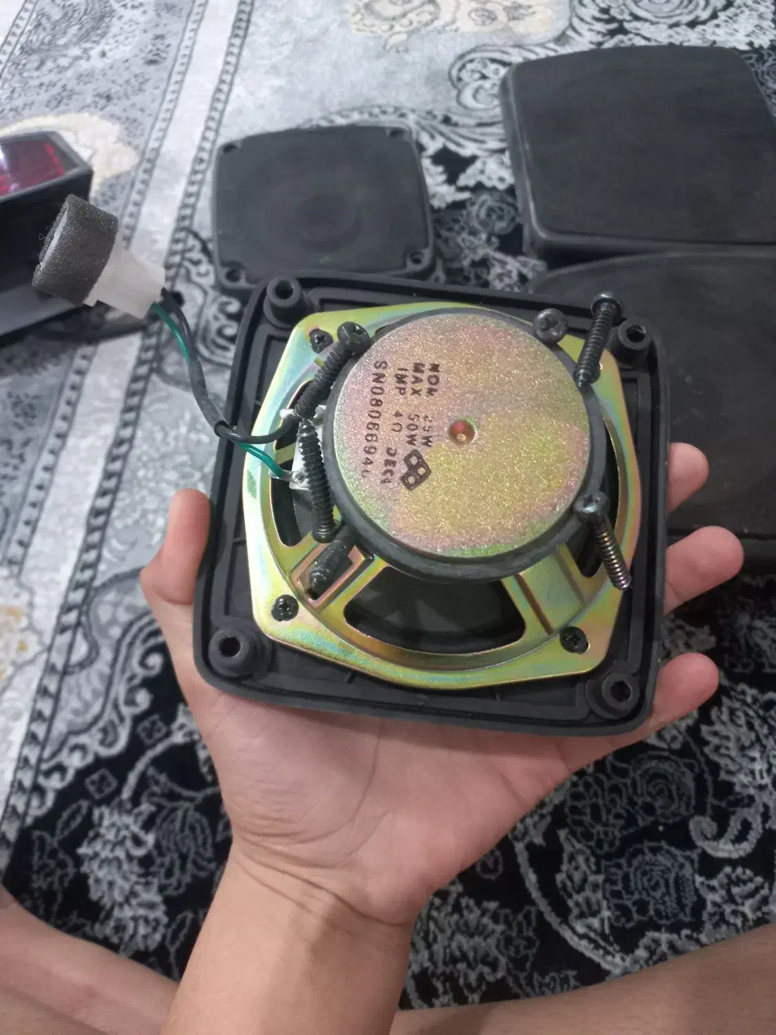 باند .فابریکی|سیستم صوتی خانگی|رباط‌کریم, رباط‌کریم|دیوار