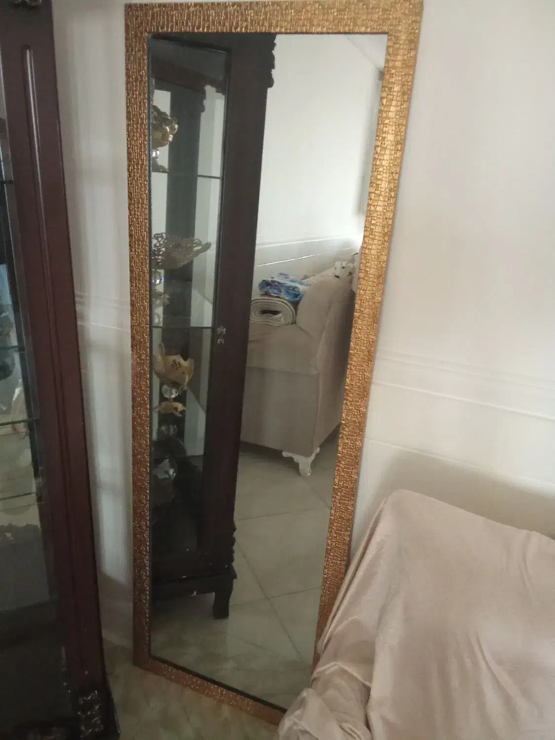 آینه ایستاده|آینه|ارومیه, |دیوار