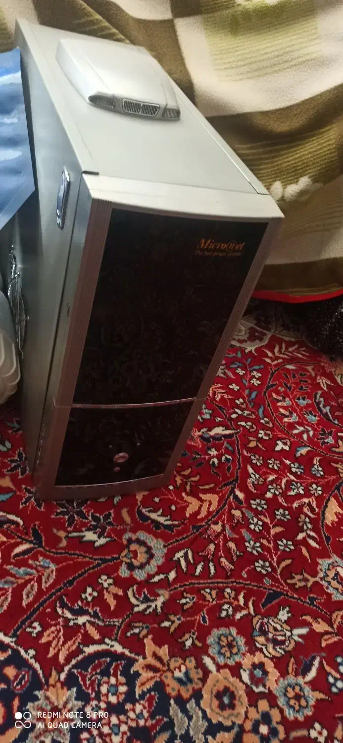 کامپیوتر قدیمی با میز|رایانه رومیزی|ساوه, |دیوار