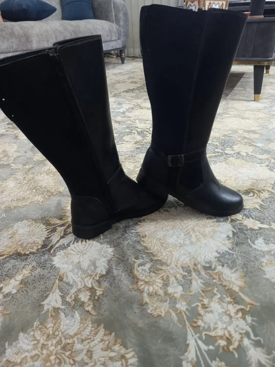 بوت چکمه ای|کیف، کفش، کمربند|ساری, |دیوار