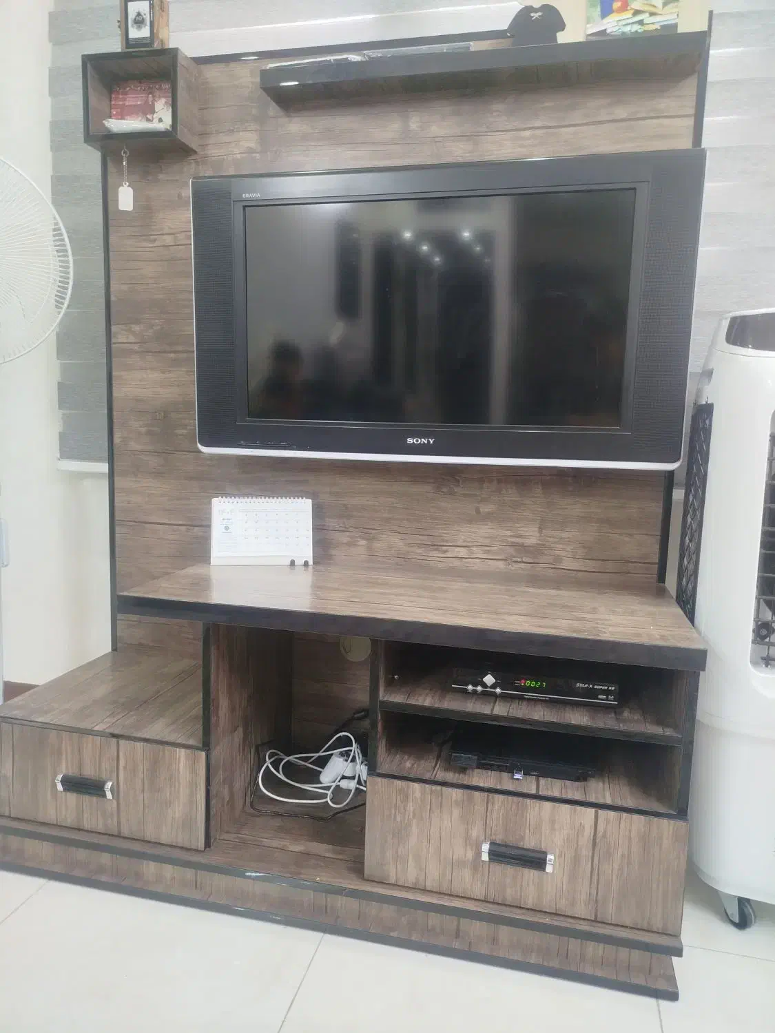 میز تلویزیون سالم وتمیز|میز تلویزیون|فولادشهر, C2|دیوار