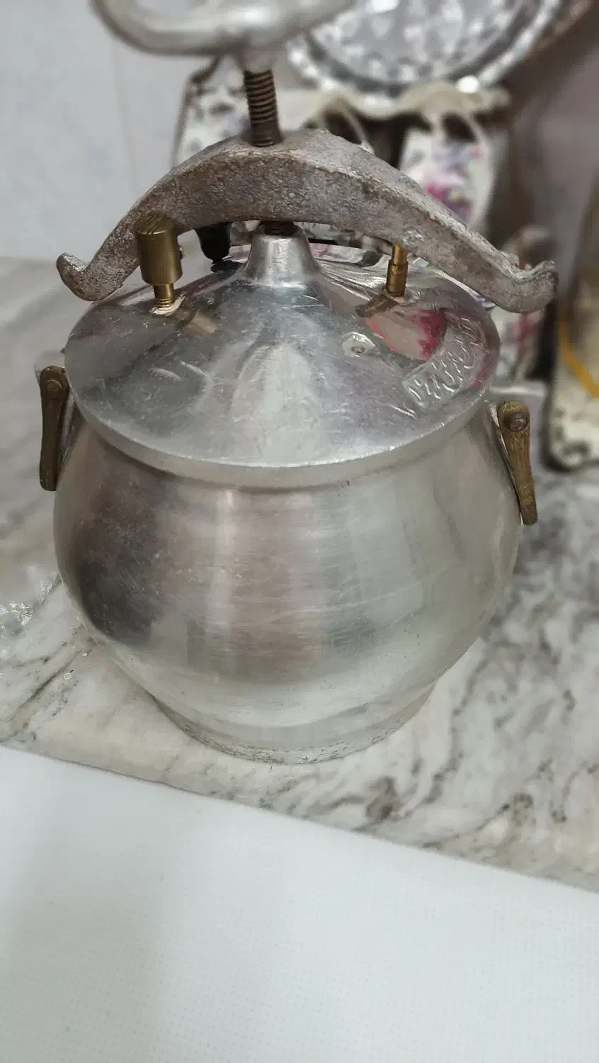 زودپز|ظروف پختوپز|رشت, دروازه لاکان|دیوار