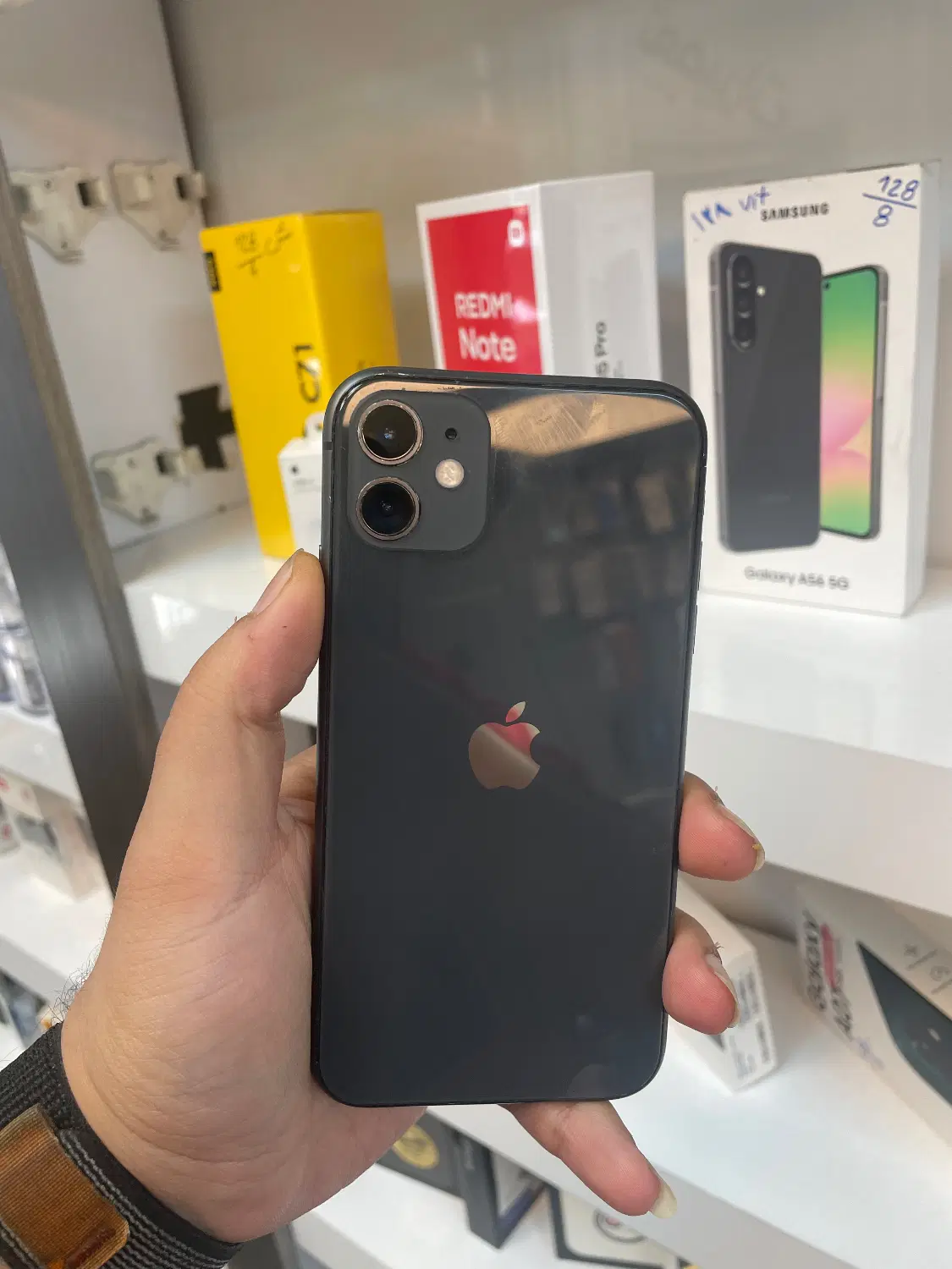 iPhone 11 normal|موبایل|تهران, آبشار|دیوار