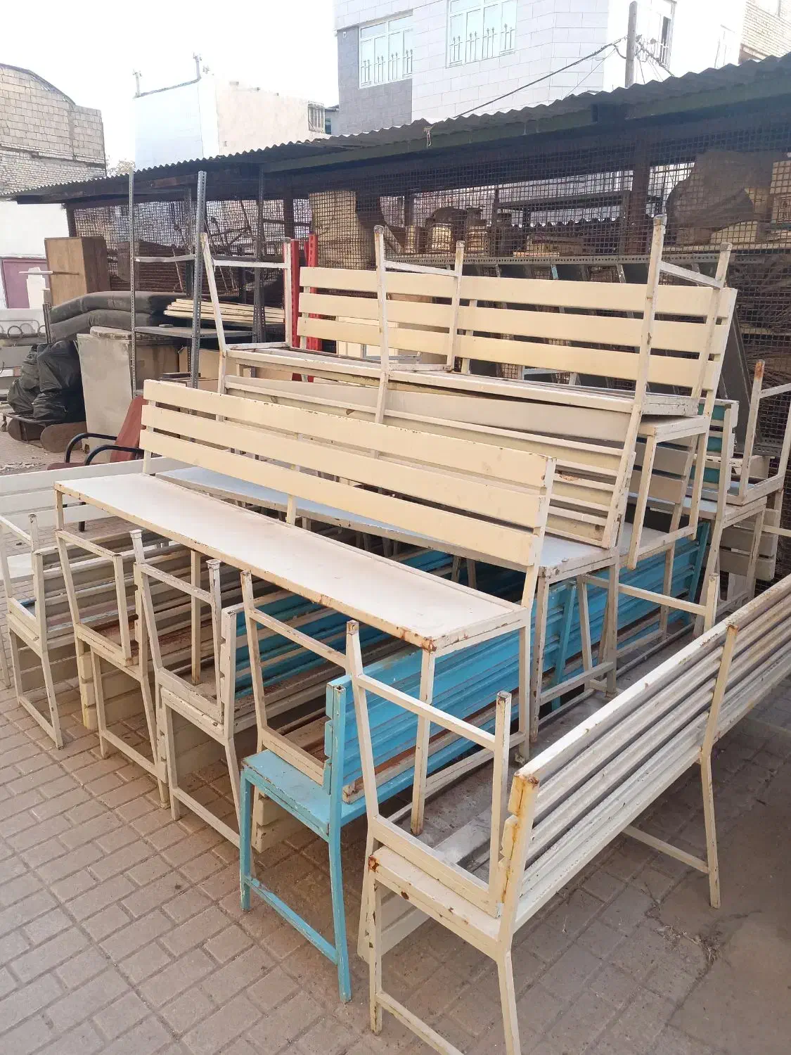 با سلام تعدادی نیمکت سالم فروش به صورت کیلویی|صندلی و نیمکت|مشهد, پورسینا|دیوار