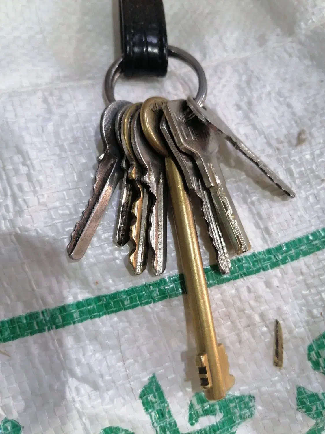 دسته کلید پیداکردم|اشیا|مرند, |دیوار