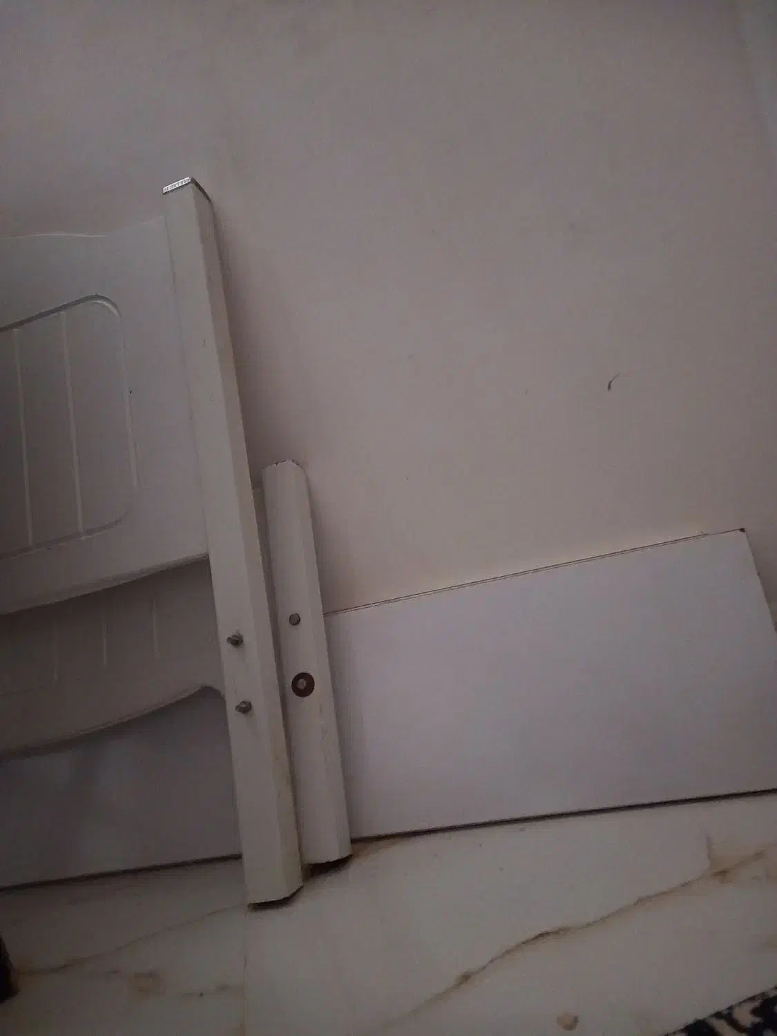 تخت یکنفره سالم و تمیز|تخت و سرویس خواب|آبادان, |دیوار