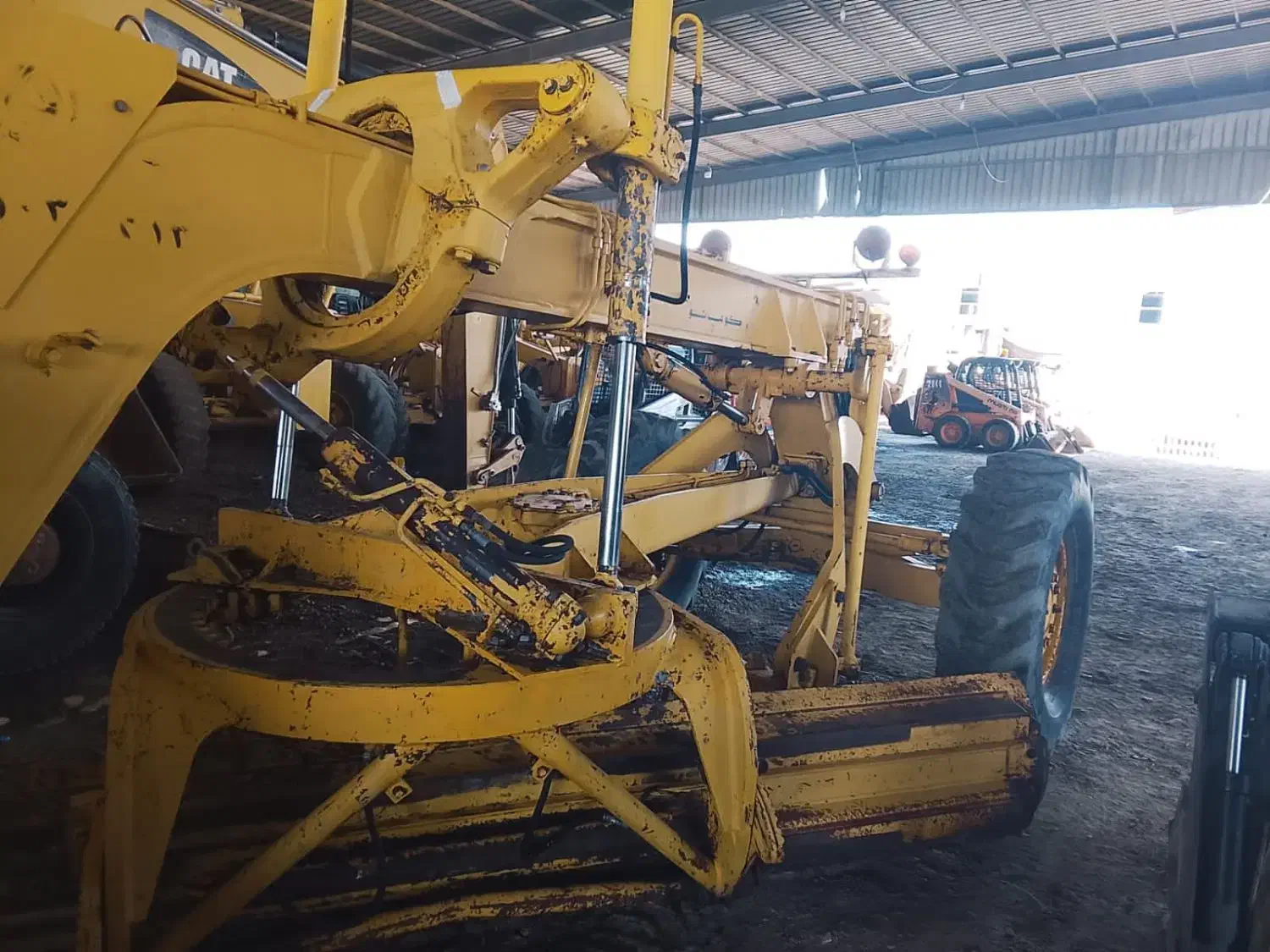 گریدر غلطک آب پاش بصورت متری یا ساعتی|استخدام حمل و نقل|بندرعباس, |دیوار