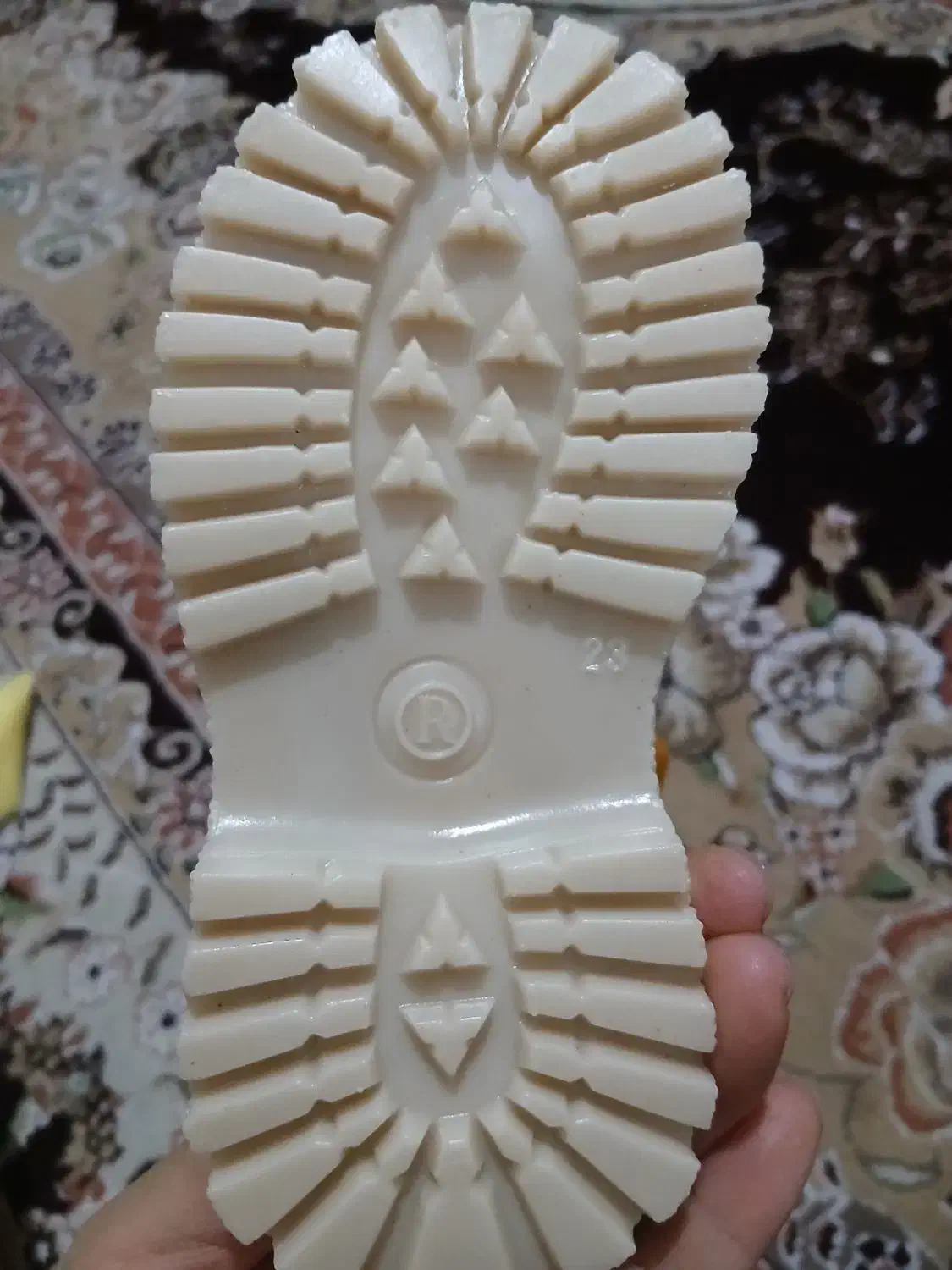 کفش قیمت ۴۰۰هزارسالم چون پسرم کفش کوچک بود|کیف، کفش، کمربند|ورامین, ورامین|دیوار