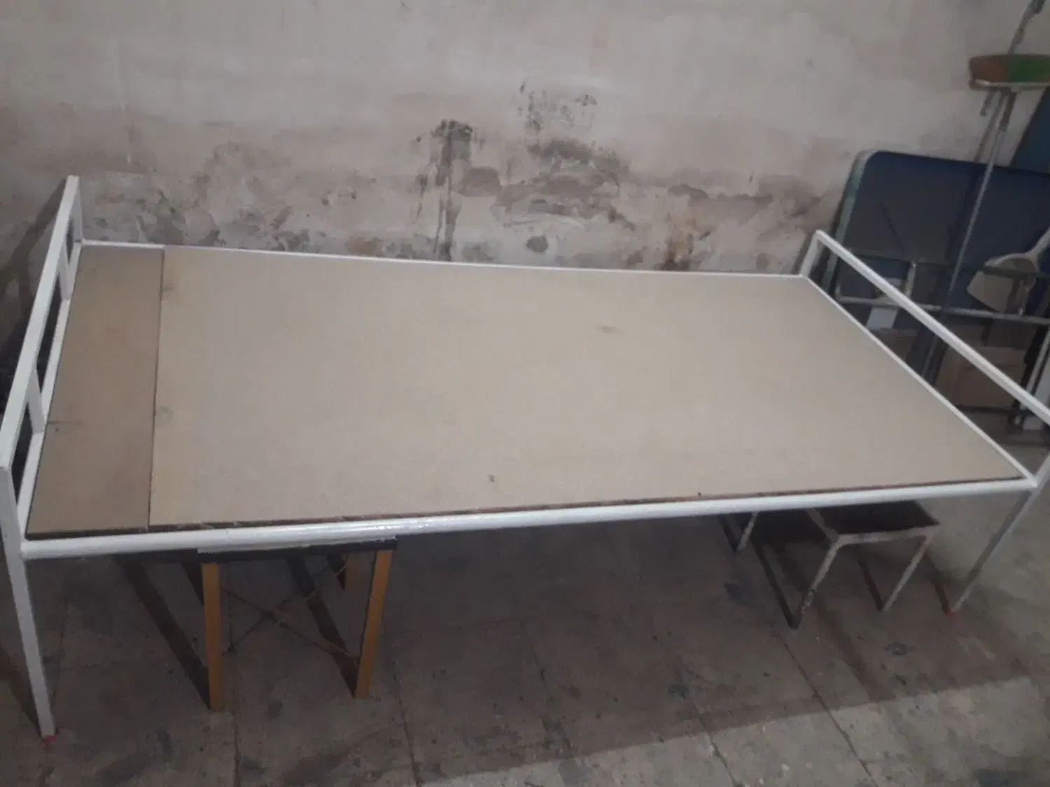 تخت خواب یک نفره ۱×۲|تخت و سرویس خواب|آران و بیدگل, |دیوار