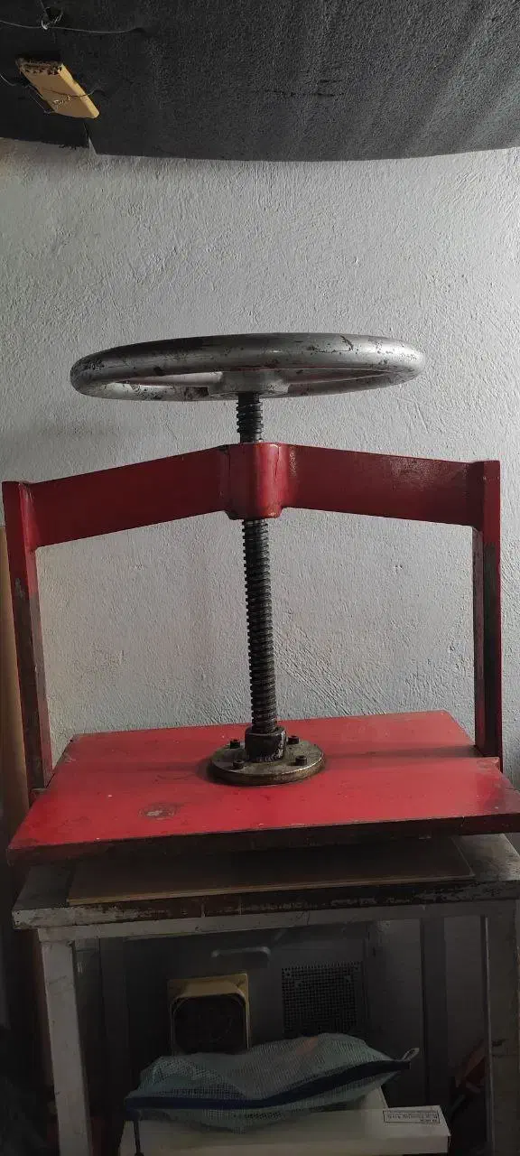 2 دستگاه پرس صحافی|ماشین‌آلات صنعتی|کرج, دانشگاه آزاد|دیوار