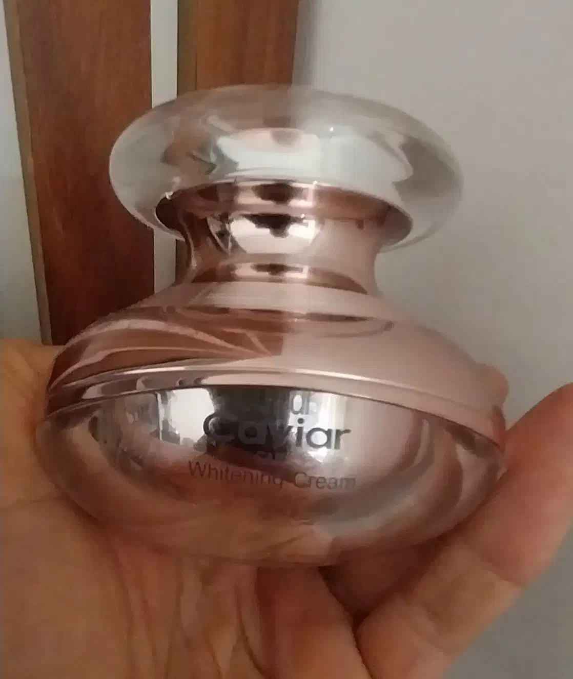 کرم مرطوب کننده و روشن کننده خاویار لدورا|آرایشی، بهداشتی، درمانی|صومعهسرا, |دیوار