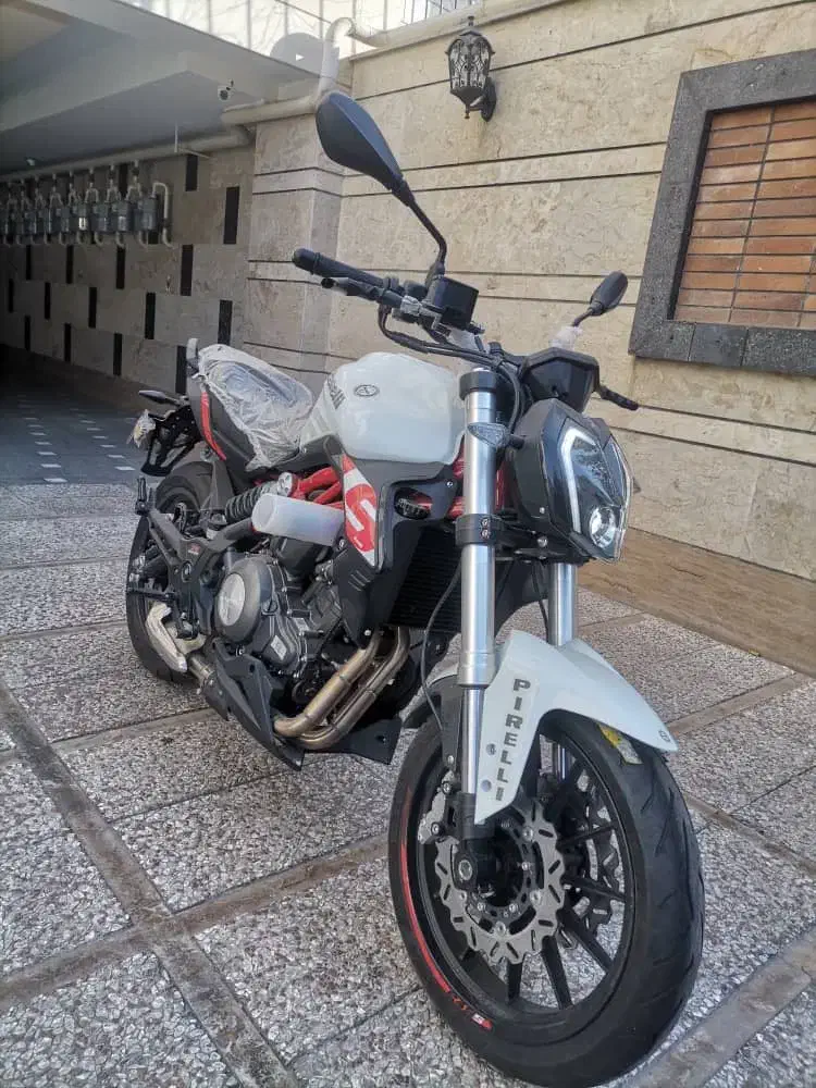 بنلی ۳۰۰سفید خشک|موتورسیکلت|تهران, خاک سفید|دیوار