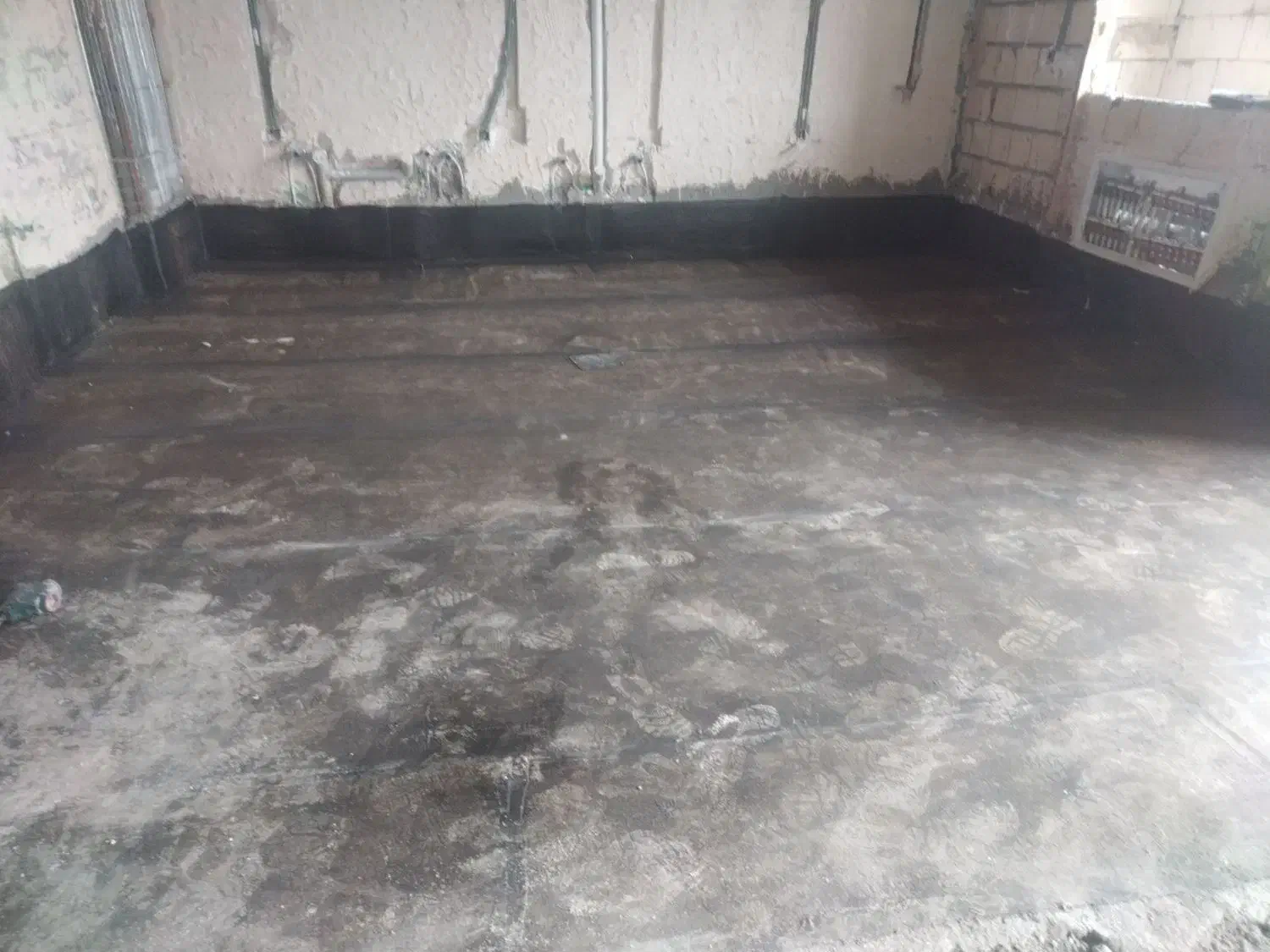 ایزوگام .قیرگونی.حتی یک متر|خدمات پیشه و مهارت|مشهد, توس (بلوار توس)|دیوار