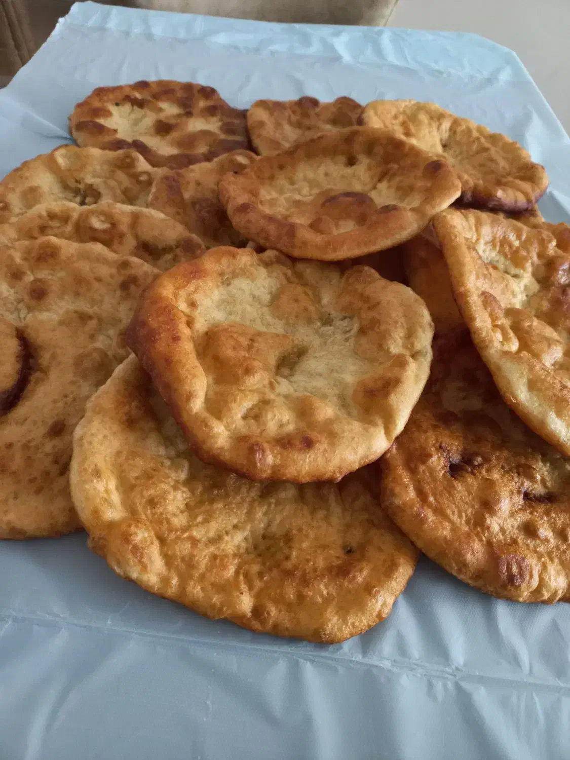 اگردک نوعی نان روغنی است محصول شهر همدان|خوردنی و آشامیدنی|تهران, شهرک رضویه|دیوار