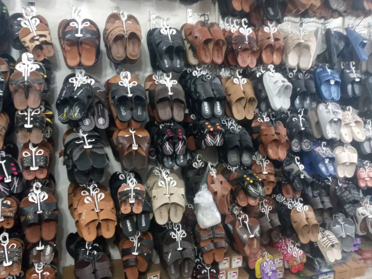 فروش عمده دمپایی و صندل|کیف، کفش، کمربند|کوهدشت, |دیوار