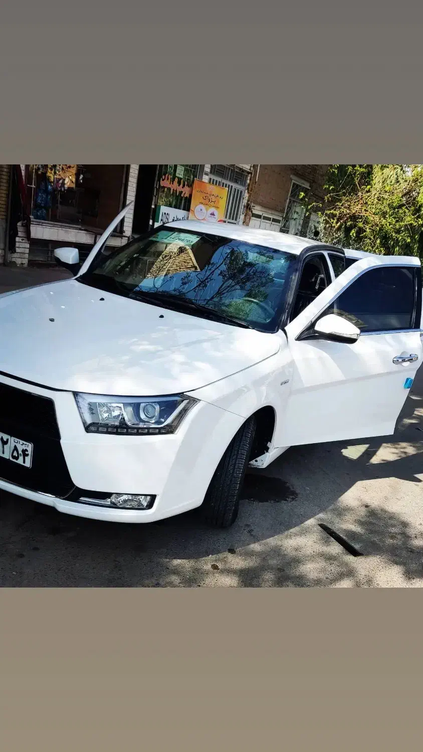 شیشه دودی فقط یک و دویست|خدمات موتور و ماشین|یزد, |دیوار