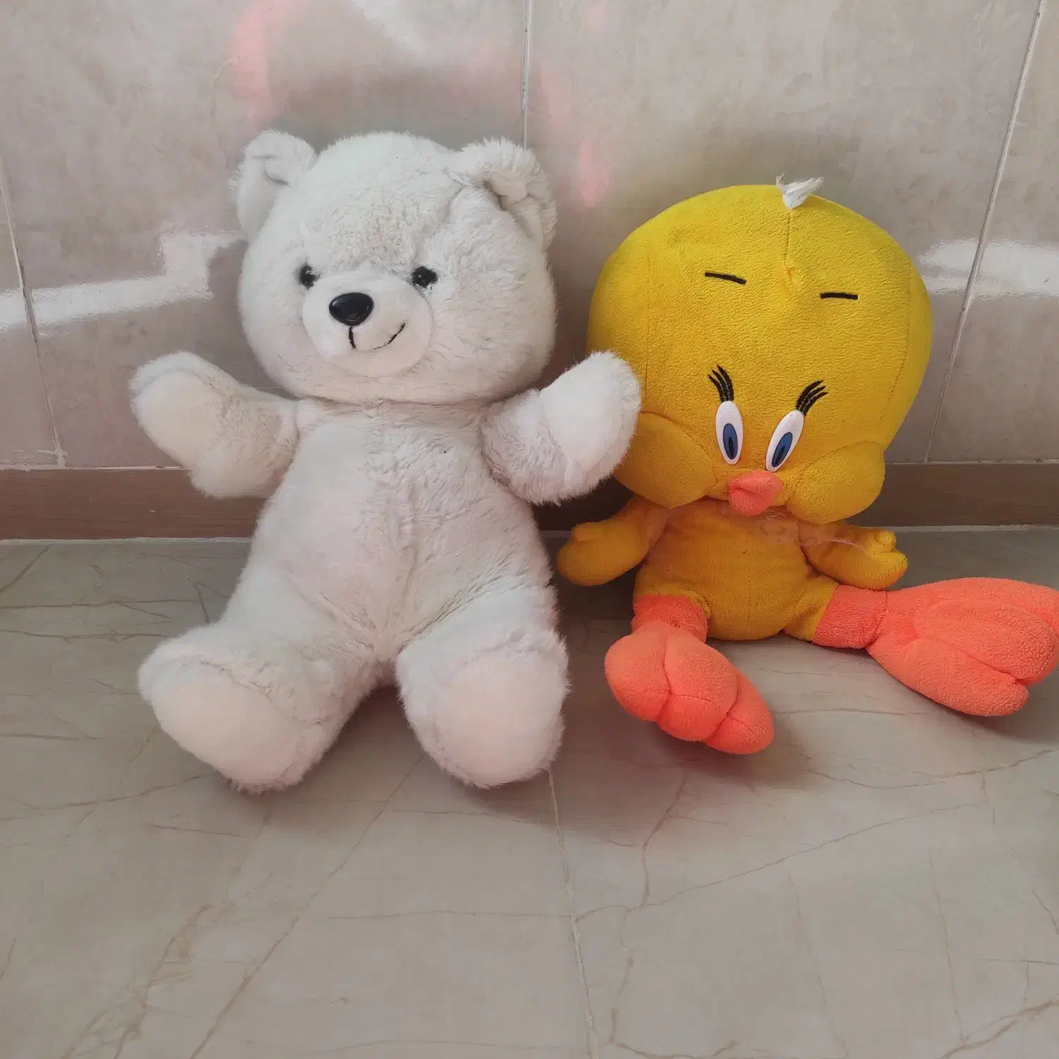 دو عدد عروسک نو|اسباببازی بچه|بانه, |دیوار