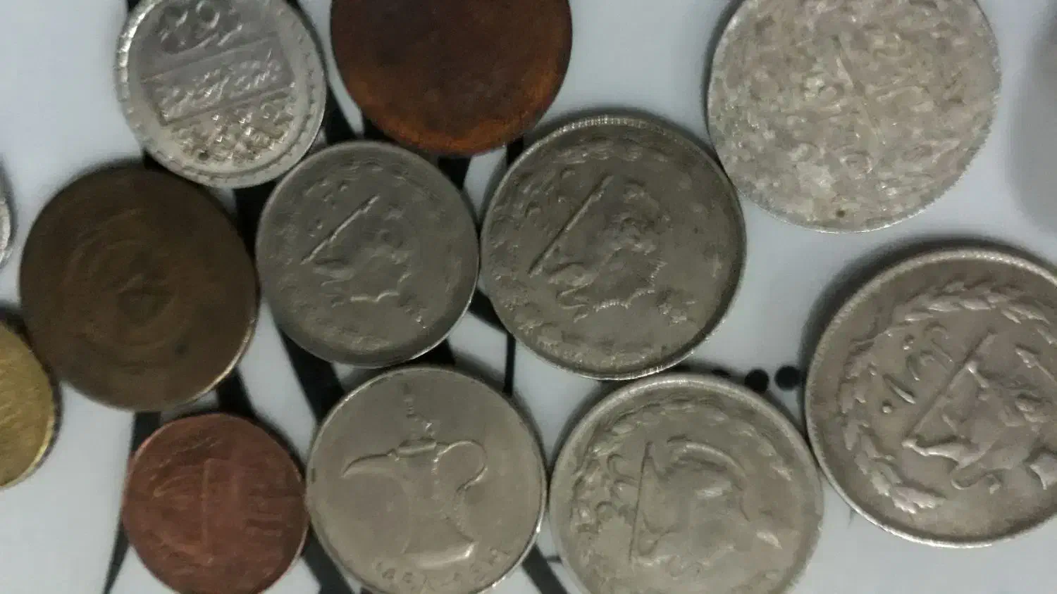 تعدادی سکه قدیمی|کلکسیون اشیاء عتیقه|شازند, |دیوار