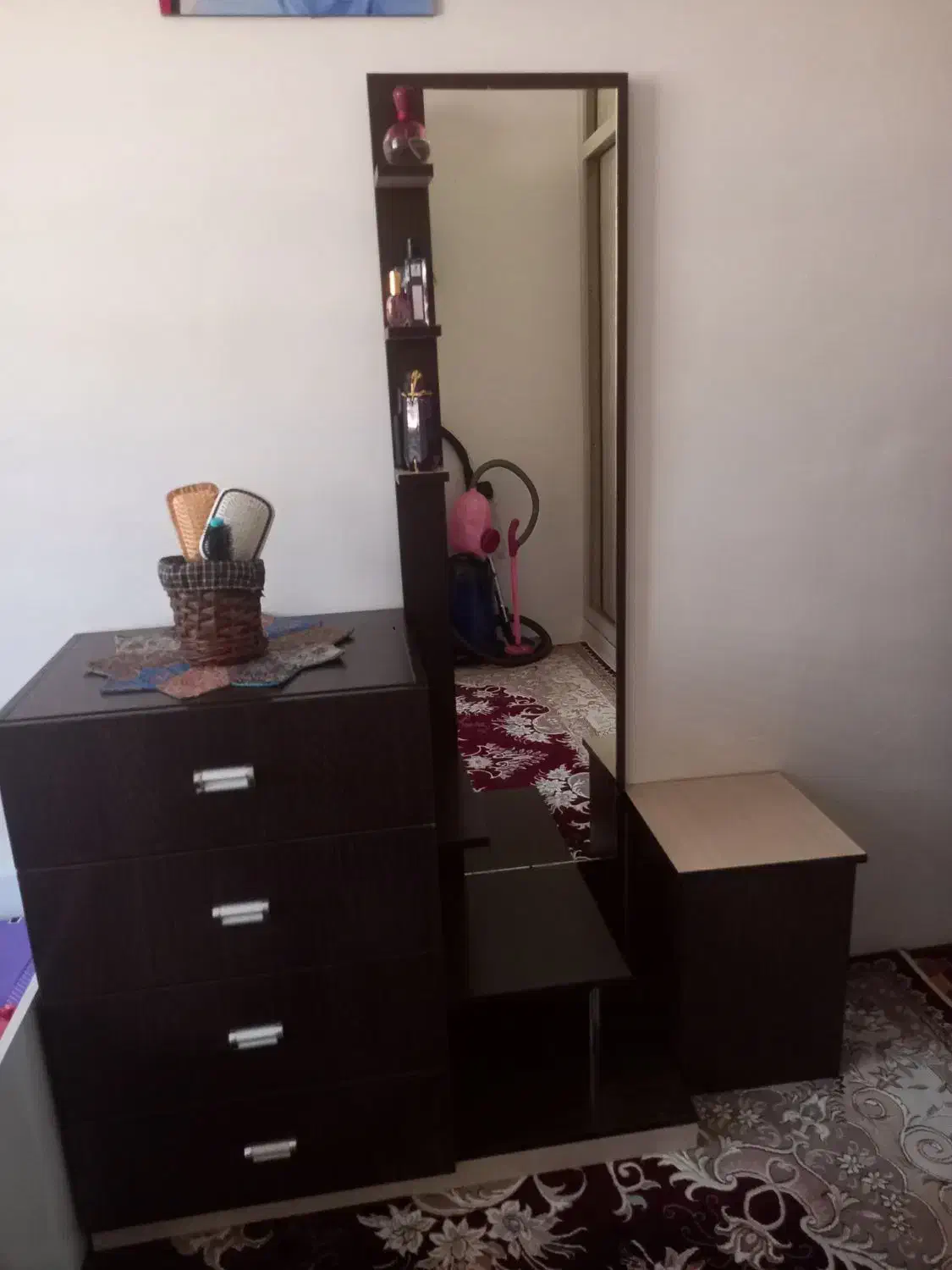 دراور ۴ کشو سالم ودر حد نو|جاکفشی، کمد، دراور|اراک, |دیوار