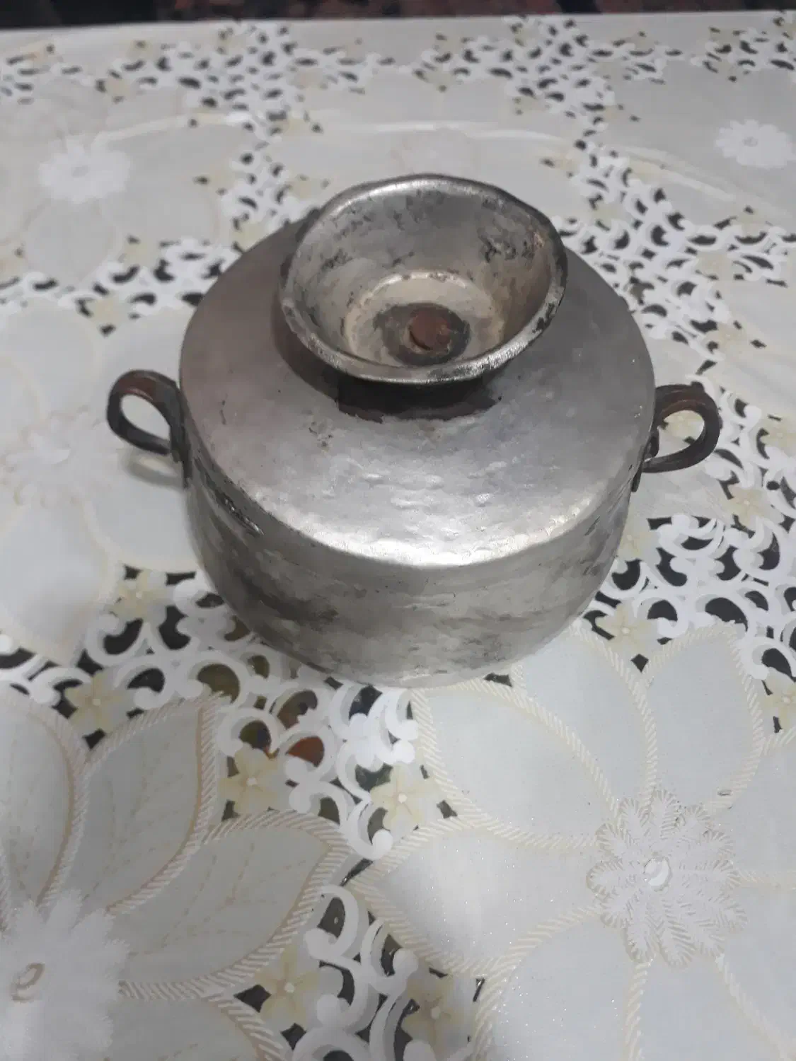 قابلمه ای که یک قرن پیش استفاده میشده|کلکسیون اشیاء عتیقه|ابهر, |دیوار