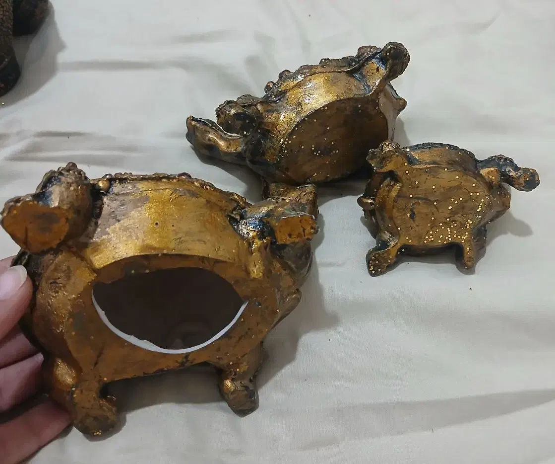 مجسمه سالم|کلکسیون اشیاء عتیقه|اهواز, کوی طلاب|دیوار