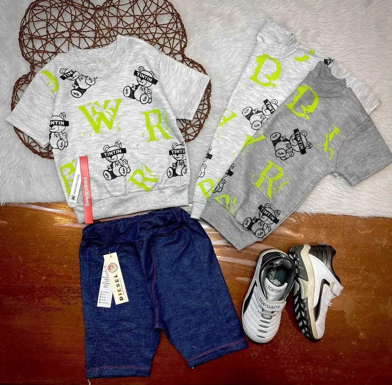 لباس پسرانه|لباس|میبد, |دیوار