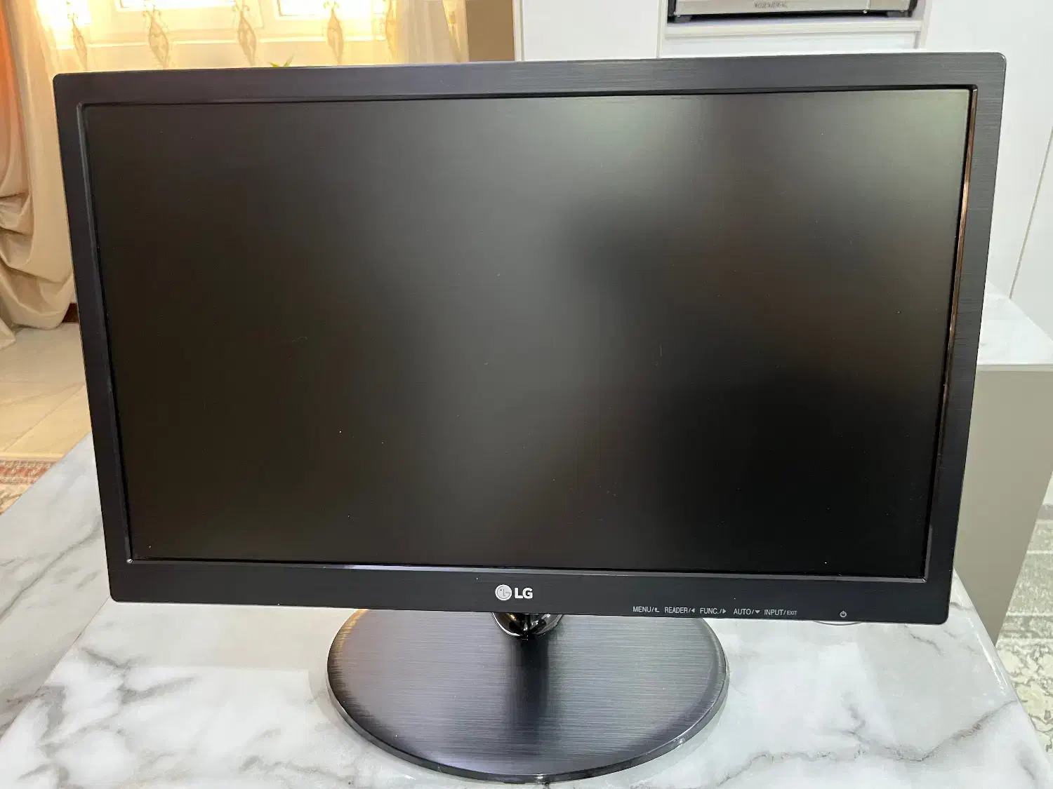 مانیتور ال جی ۱۹ اینچ|قطعات و لوازم جانبی رایانه|محمدشهر, محمدشهر|دیوار