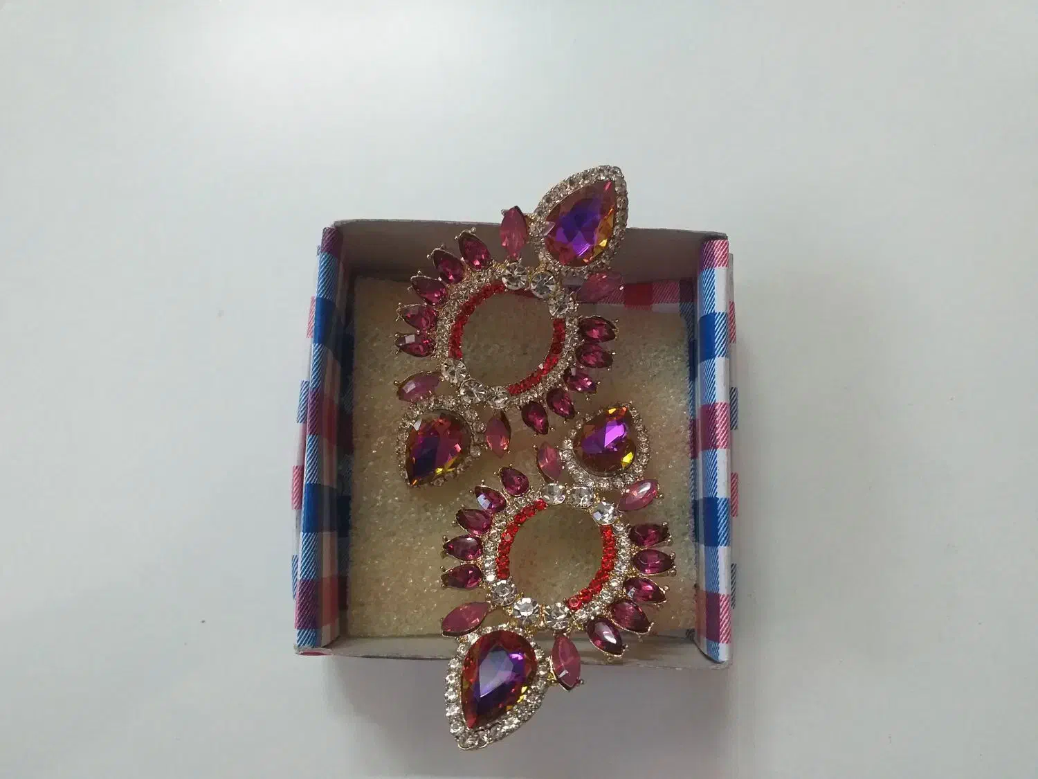 گوشواره مجلسی نگین‌دار (کاملاً نو)|جواهرات|اصفهان, ملک‌شهر|دیوار