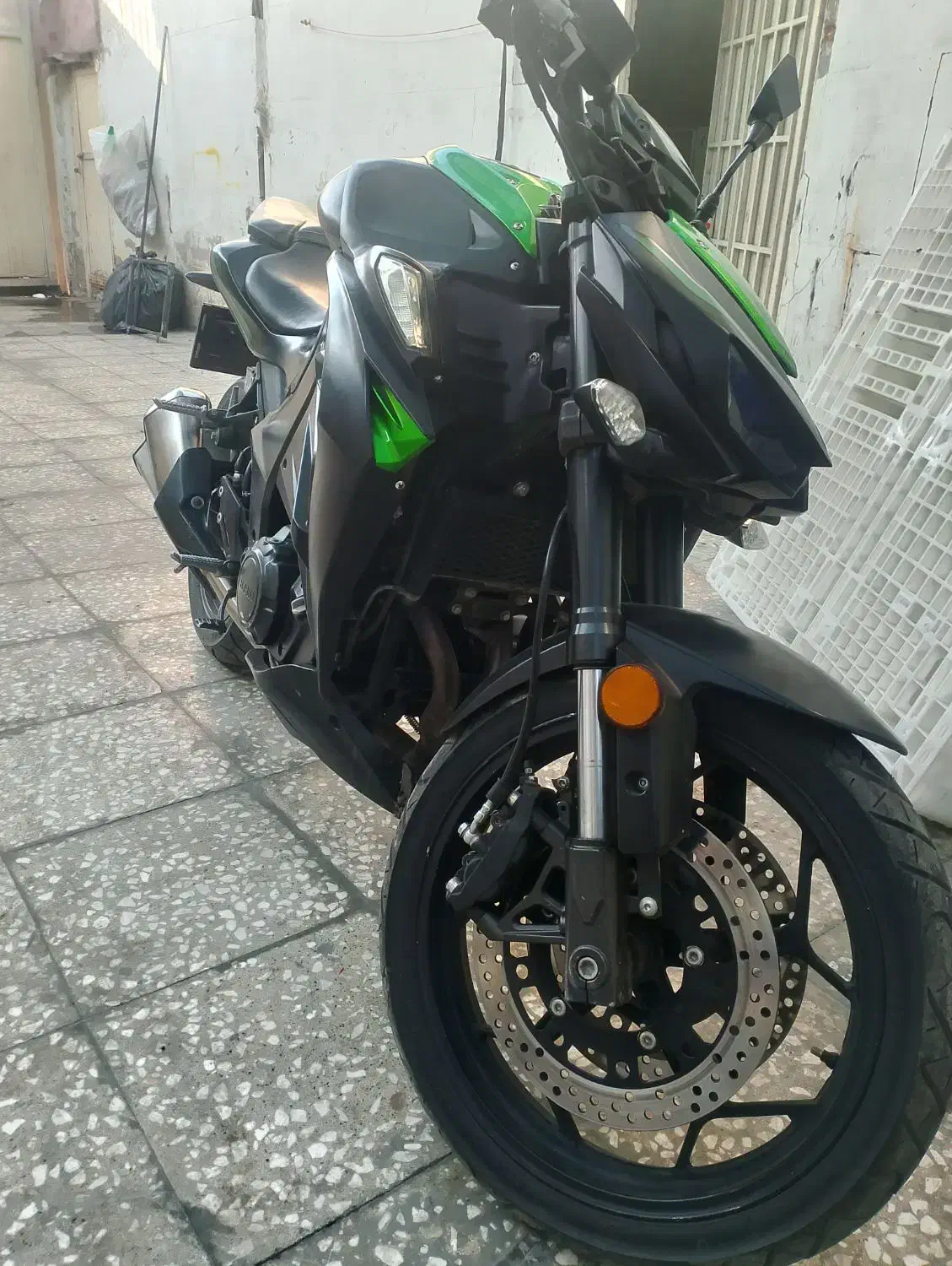 هایپرو 1400|موتورسیکلت|قم, زاویه|دیوار