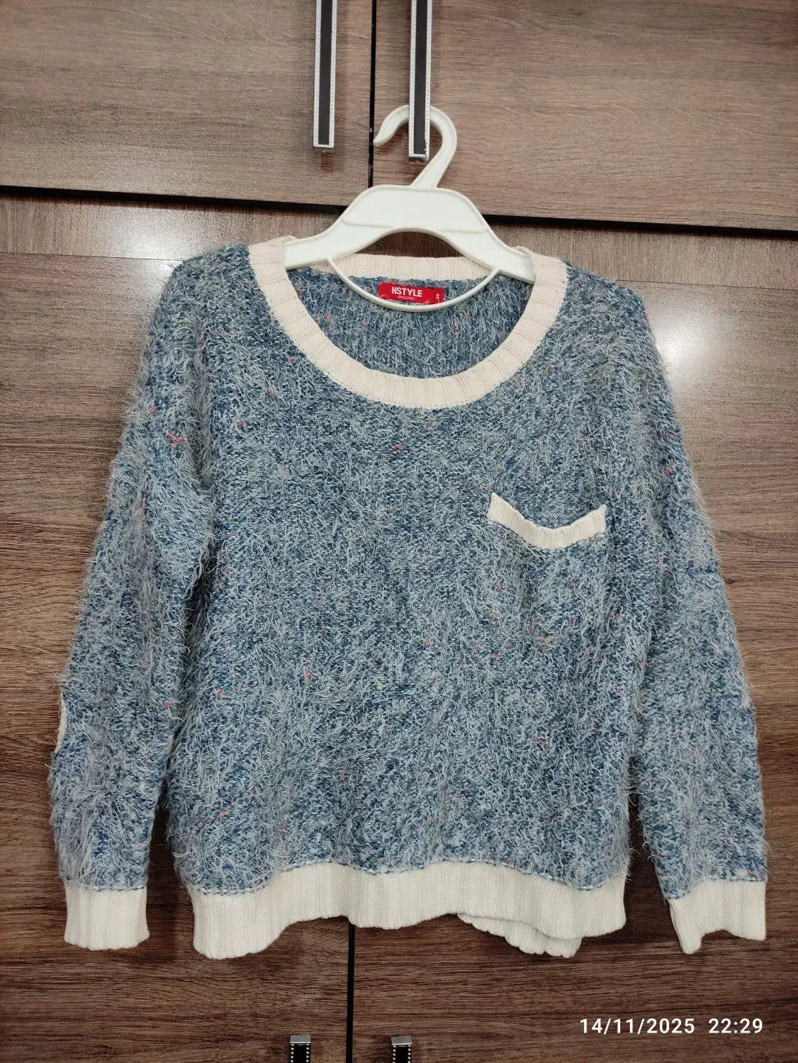 تعداد زیادی لباس ورق بزنید|لباس|شاهینشهر, مسکن مهر|دیوار