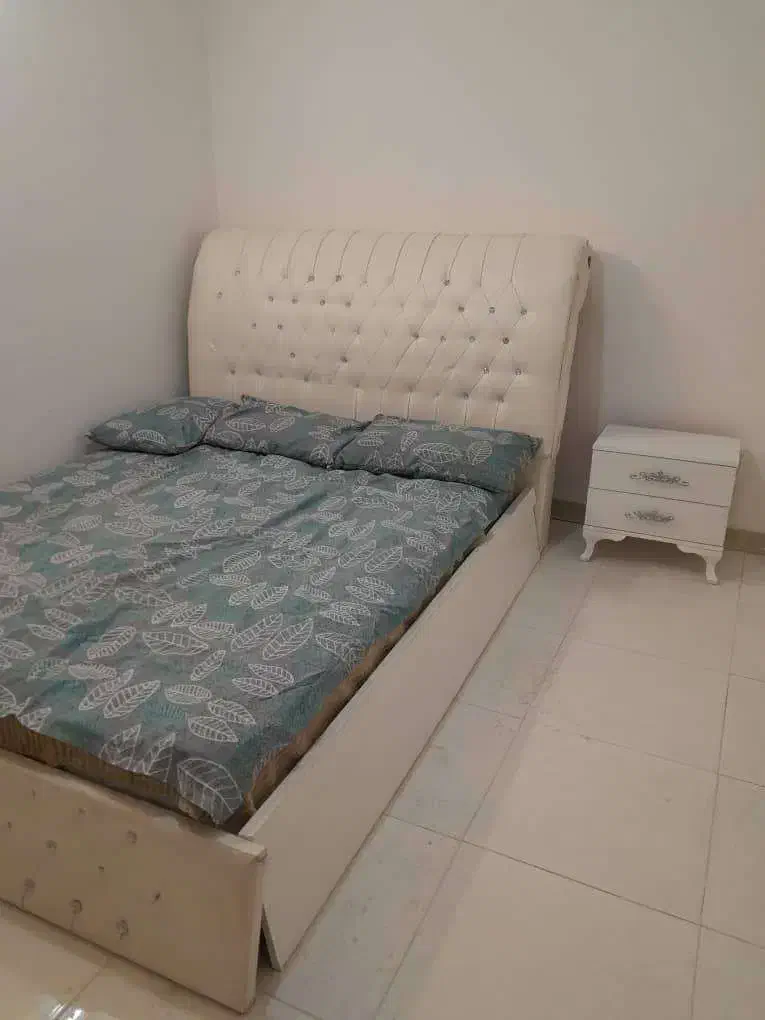 تخت دونفره به همراه تشک|تخت و سرویس خواب|هشتگرد, مدرس|دیوار