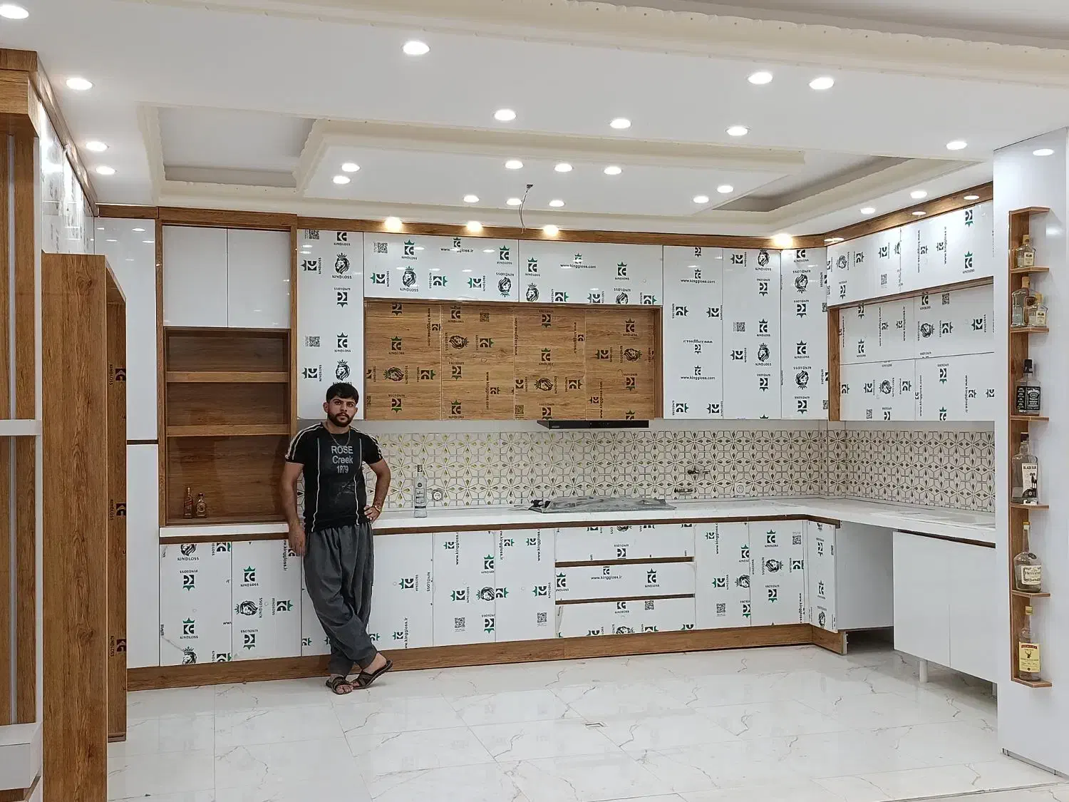 ساخت و ساز کمد دیواری نصب کابینت کفپوش قرنیز|خدمات پیشه و مهارت|قصرشیرین, |دیوار