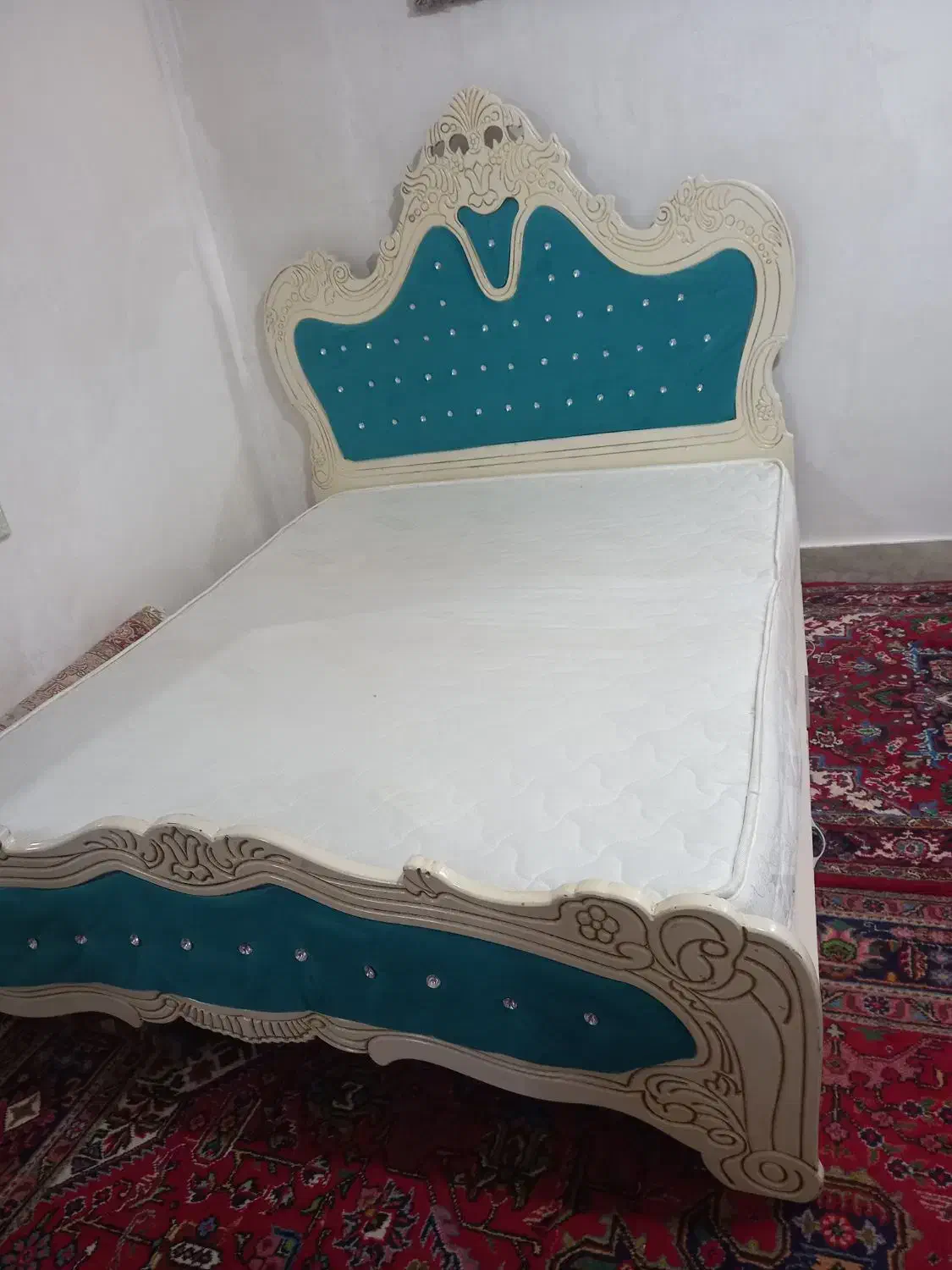 تخت دو نفره با تشک|تخت و سرویس خواب|مرند, |دیوار