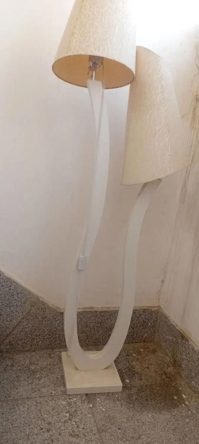 اباژور سفید مایل به شیری|چراغ خواب و آباژور|همدان, |دیوار