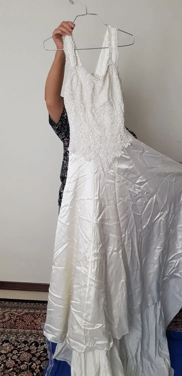 لباس مجلسی و عروس|لباس|فردیس, نگارستان|دیوار