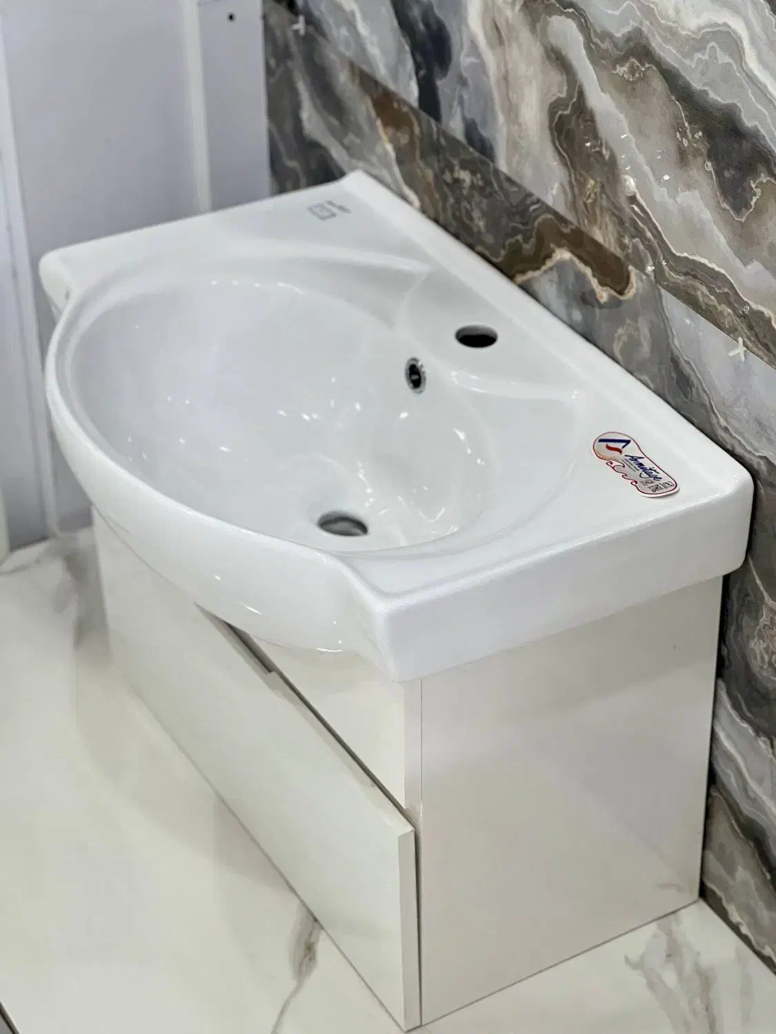 روشویی، توالت فرنگی آرمیتاژ|لوازم سرویس بهداشتی|بوکان, |دیوار