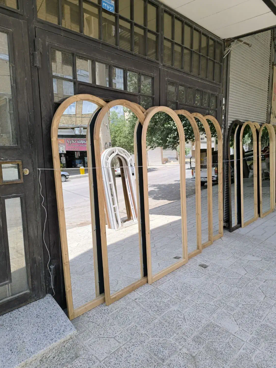 آینه آلیور|آینه|همدان, |دیوار