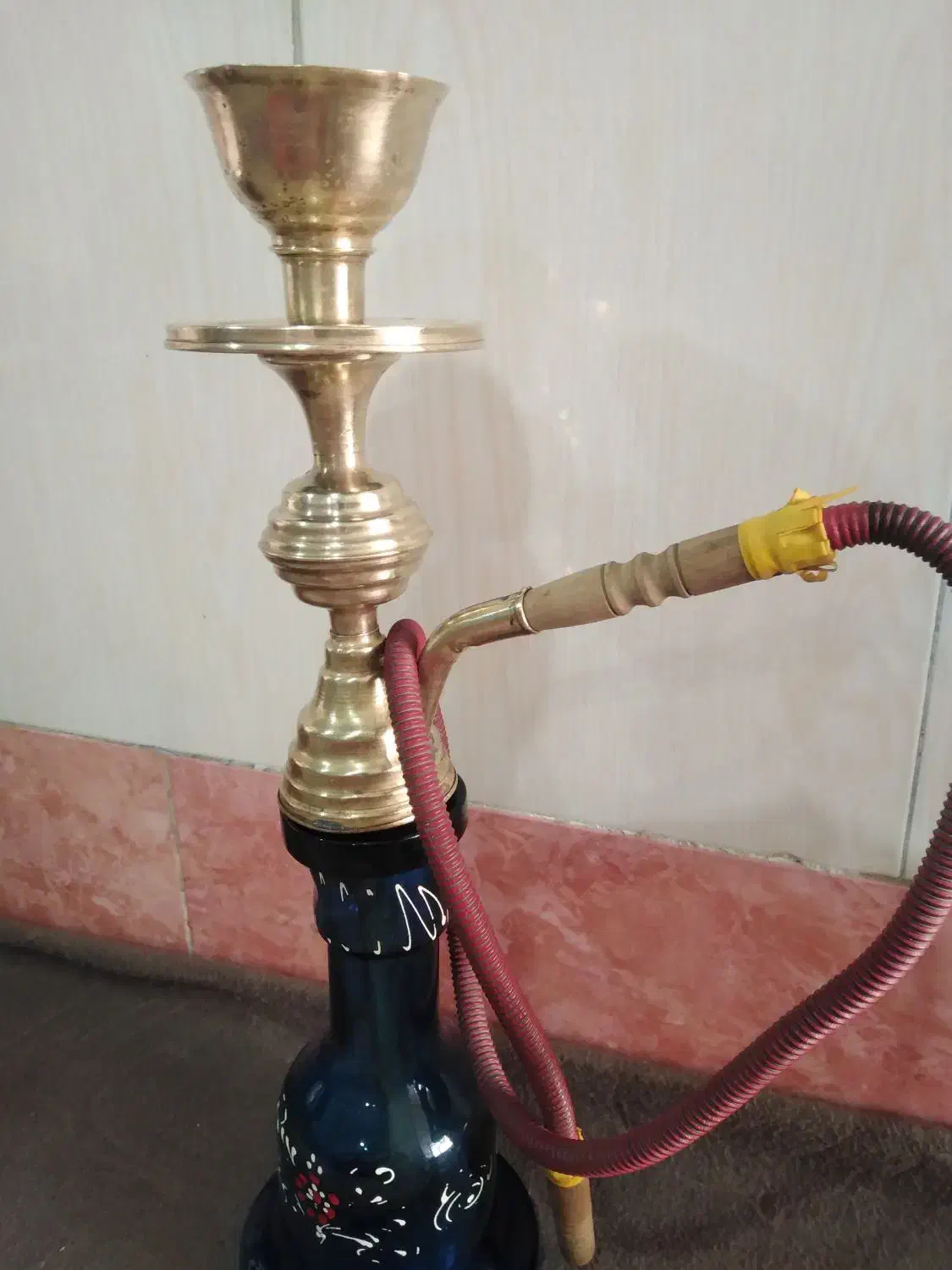 قلیون برنجی|کلکسیون اشیاء عتیقه|قم, نیروگاه|دیوار