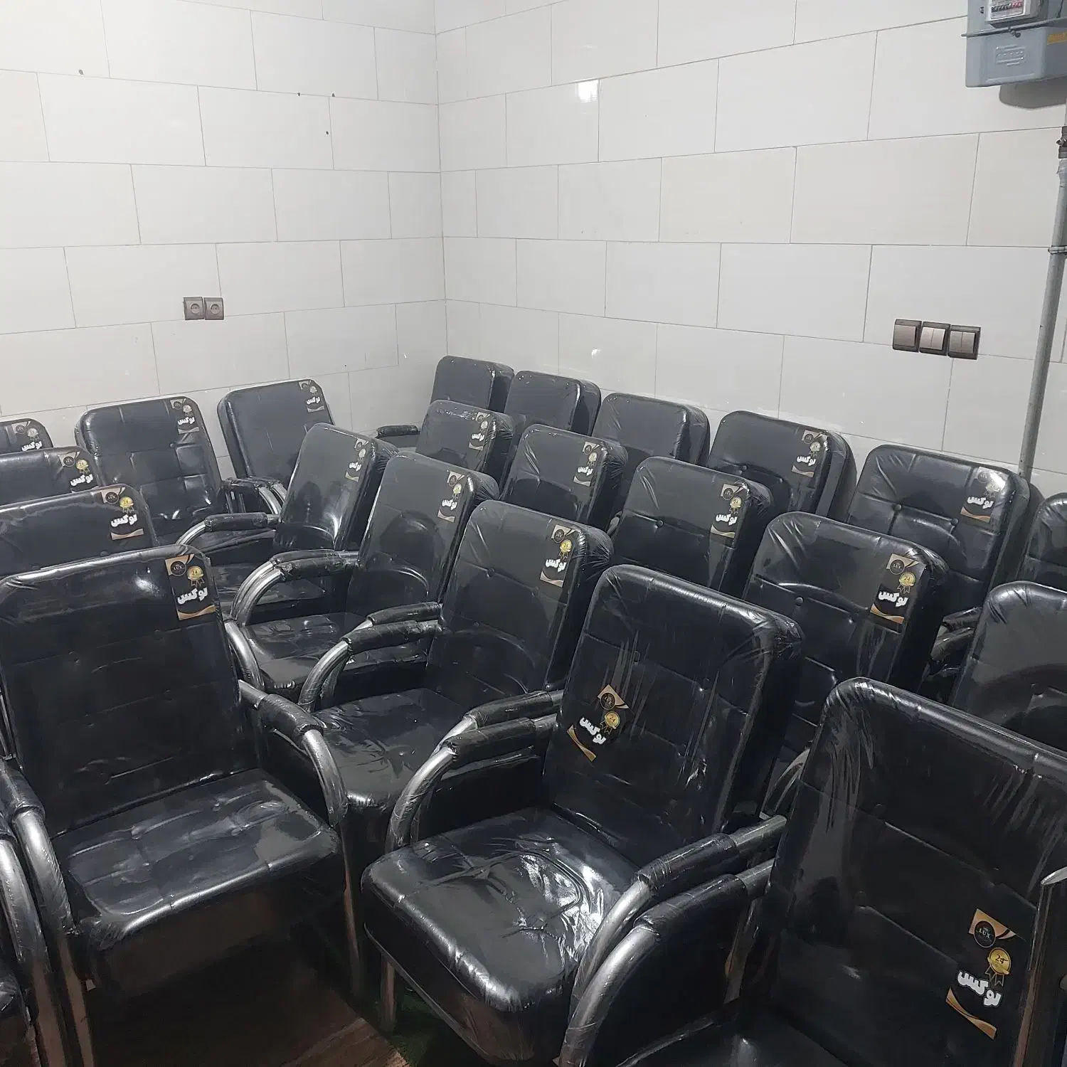 صندلی انتظار 9 دکمه|صندلی و نیمکت|ورامین, خیر آباد|دیوار