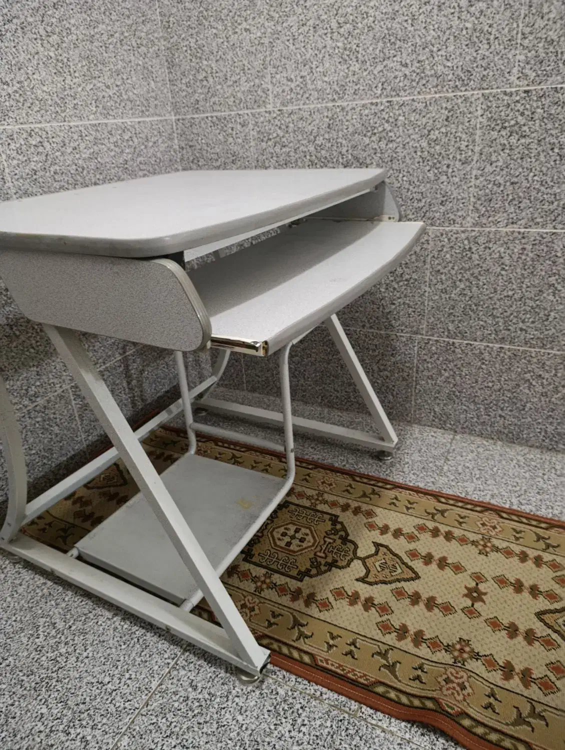 میز کامپیوتر|میز تحریر و کامپیوتر|سلماس, |دیوار