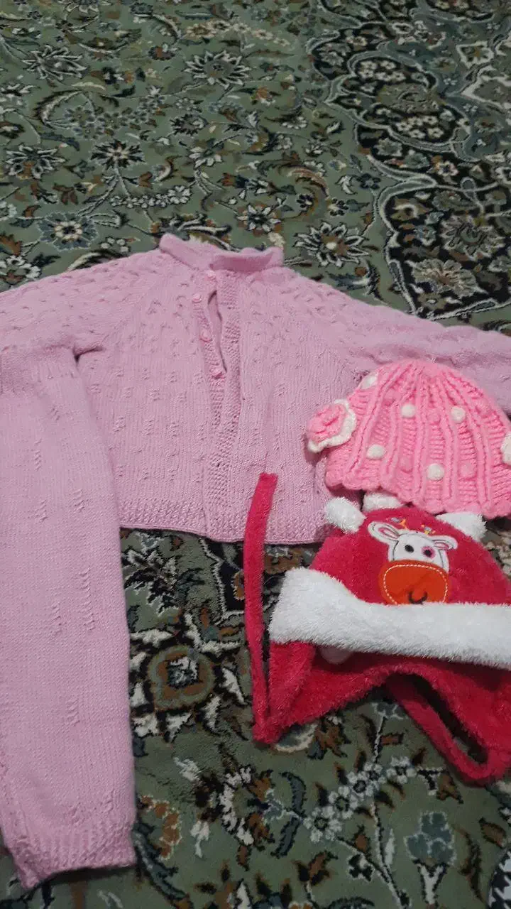 در حد نو خیلی تمیز سیصد بفروش میرسد همش|کفش و لباس بچه|گالیکش, |دیوار