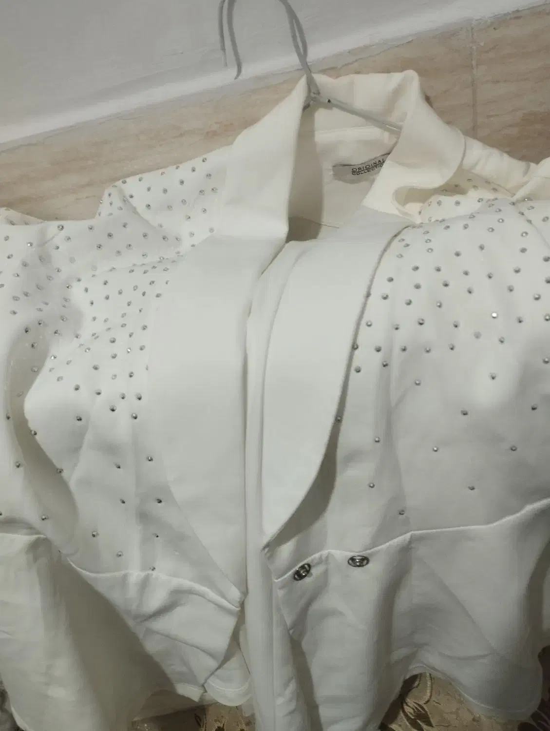 لباس مجلسی|لباس|پاکدشت, حصار امیر|دیوار