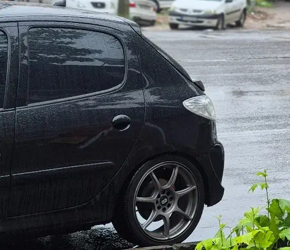 رینگ و لاستیک ۱۷|قطعات یدکی و لوازم جانبی|رشت, معلم|دیوار